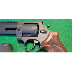 Vendu ! Taurus Raging Hunter calibre 44 magnum